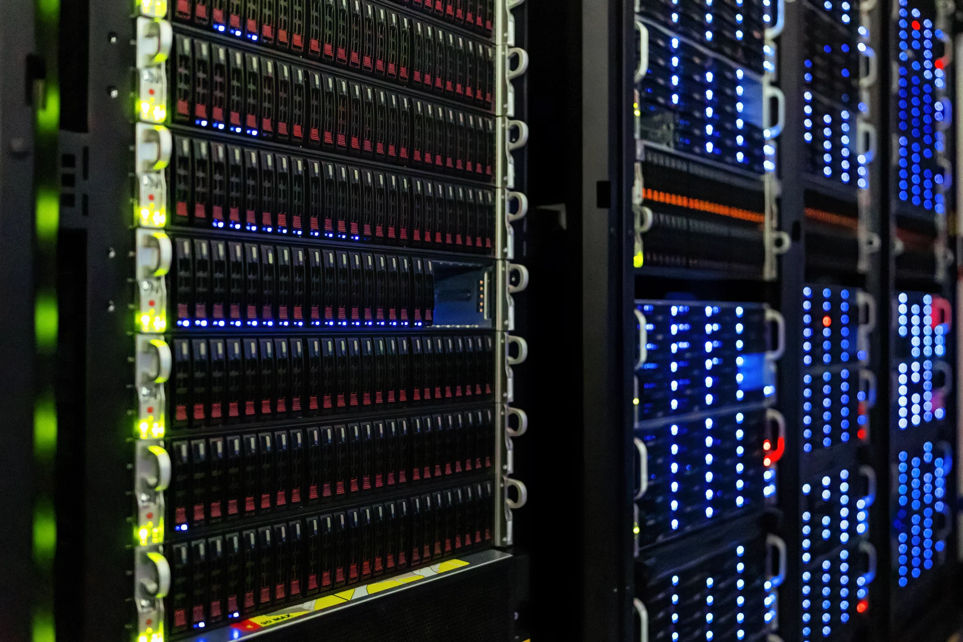 Rows of storage and computing equipment in a NOIRLab server room.